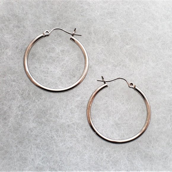 Beautiful Vintage Solid 14K White Gold Hoop Pierced...